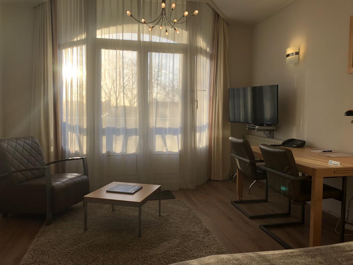 Hotel Plato Den Haag Scheveningen 3*
