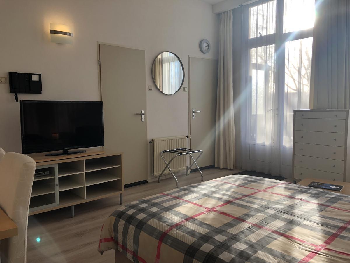 Hotel Plato Den Haag Scheveningen 3*
